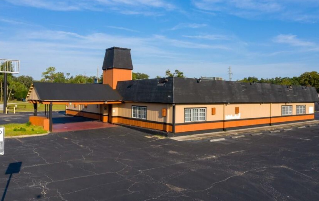 02_ext building XERA REALTY INC